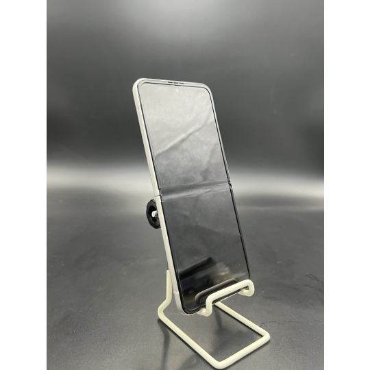 Samsung Galaxy Z Flip3 5G 128GB 99% Samsung Galaxy Z Flip3 5G 128GB 99%