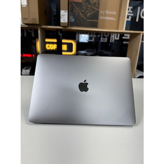 Mabook Pro 2020 i5/16/512 99% 