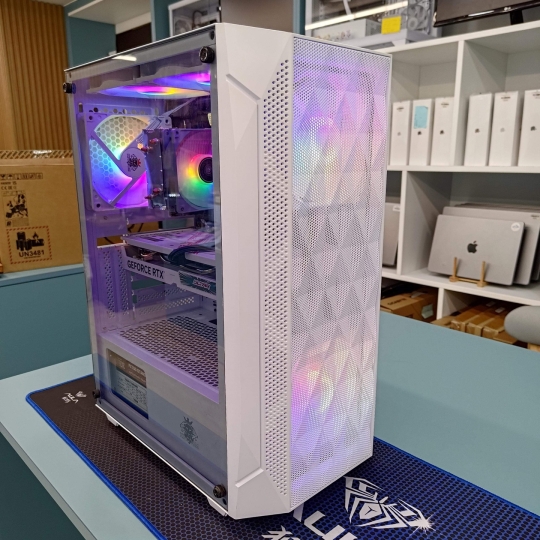 PC 99% R5-5600/16GB/256GB/RTX4060ULTRA/700W